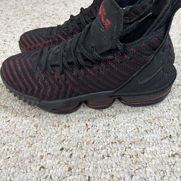 2018 NIKE LEBRON XVI 16 FRESH BRED BLACK UNIVERSITY RED AO2588-002 SIZE US 8.5